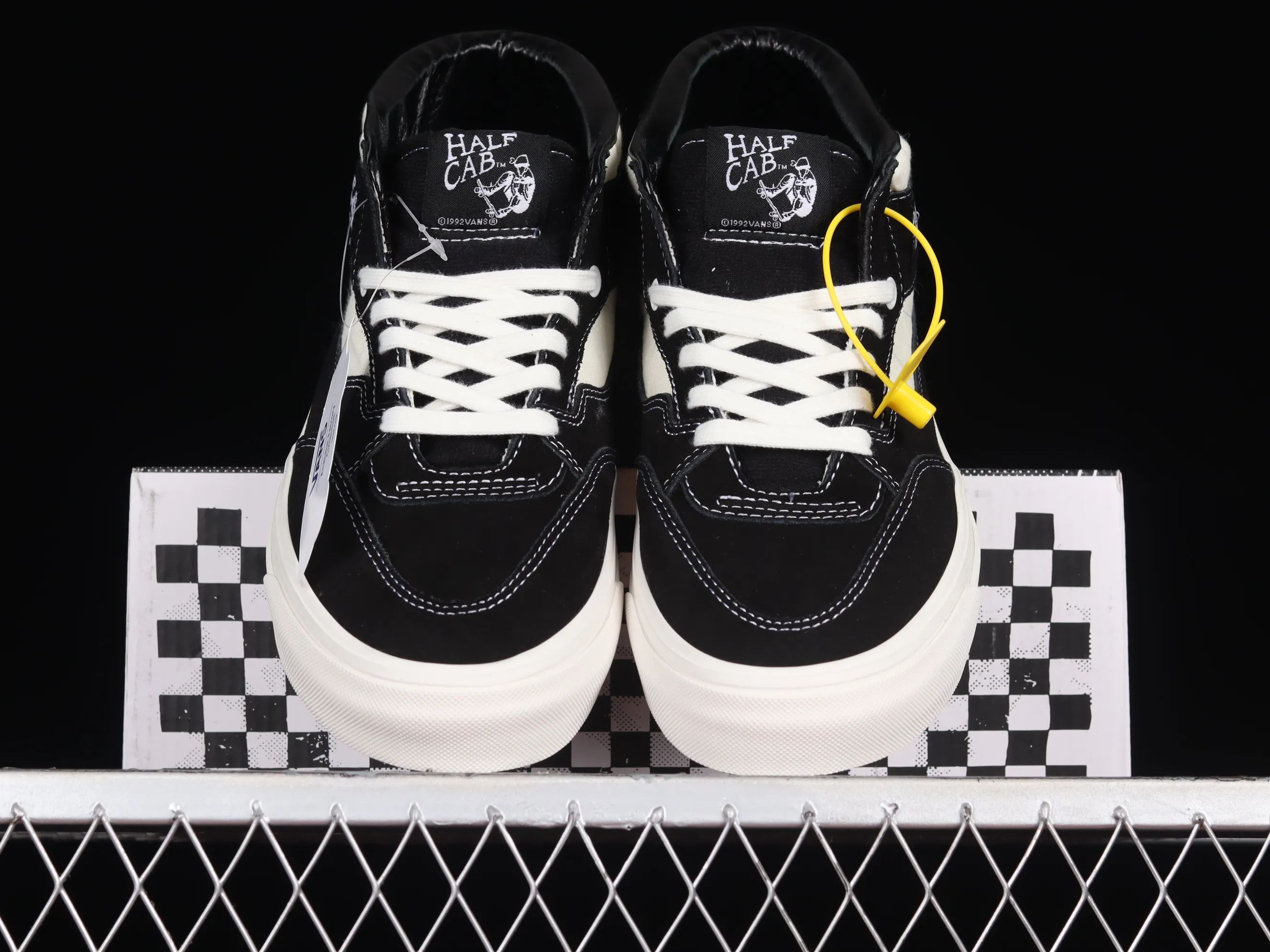 All categories Vans Vans series Vans Mid Vans Zhongbang Vans Half Cab Legend skater signature Zhongbang skateboard shoes VN0A3DP6N8K